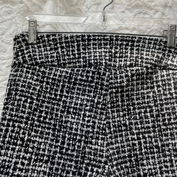 SALE: Up! Ankle Pant - pull-on, B&W with Pearl Button Accent - Picture 7 of 10